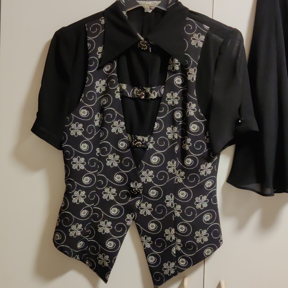 Black Patterned Blouse With Skirt Set - image 2